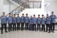 Foto Bersama Asisten I Aznan Nadjamudin usai pelaksanaan Apel Korpri di Lingkungan Pemerintah Kabupaten Bone Bolango, di halaman Kantor Bupati setempat, Kamis (17/4/2025)