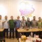 Bupati Ismet Mile bersama Pimpinan DPRD, Pj. Sekda Amir Hamzah Hadju, dan Tim Kerja Bupati saat menghadiri kegiatan Halal Bi Halal Naffil Cafe dan Resto di Desa Moutong, Kecamatan Tilongkabila, Kamis (17/4/2025). (Tim Redaksi)