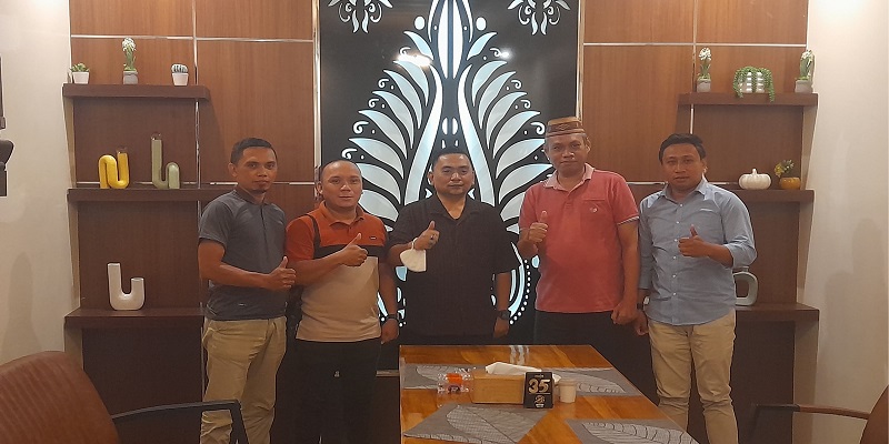 Ketua dan Anggota Koperasi Jasa Global Akses Sejahtera (GASS) melakukan pertemuan bersama Zainudian Pedro Bau, Senin (26/5).