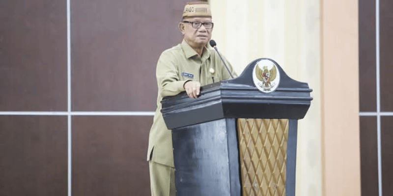 Penandatanganan Nota Kesepakatan Rancangan Awal RPJMD Bone Bolango Tahun 2025-2029 antara DPRD Kabupaten Bone Bolango dan Bupati Bone Bolango Ismet Mile, di Ruang Paripurna DPRD, Senin (19/5/2025).