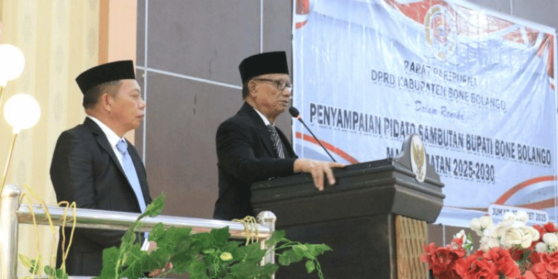 Pidato Perdana Bupati Bonbol Ismet Mile didampingi Wabup Risman Tolingguhu saat Paripurna DPRD Bone Bolango, Jum’at (7/3)