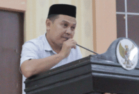 Sekretaris Fraksi Gabungan PKS dan PAN DPRD Bone Bolango, Rizki Huntoyungo saat menyampaikan pandangan Fraksi pada Paripurna DPRD Bone Bolango dalam rangka Pembicaraan tingkat II terhadap 4 (empat) Rancangan Peraturan Daerah usul inisiatif DPRD Kabupaten Bone Bolango, Selasa (6/5) di ruang Paripurna