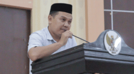 Sekretaris Fraksi Gabungan PKS dan PAN DPRD Bone Bolango, Rizki Huntoyungo saat menyampaikan pandangan Fraksi pada Paripurna DPRD Bone Bolango dalam rangka Pembicaraan tingkat II terhadap 4 (empat) Rancangan Peraturan Daerah usul inisiatif DPRD Kabupaten Bone Bolango, Selasa (6/5) di ruang Paripurna