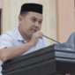 Sekretaris Fraksi Gabungan PKS dan PAN DPRD Bone Bolango, Rizki Huntoyungo saat menyampaikan pandangan Fraksi pada Paripurna DPRD Bone Bolango dalam rangka Pembicaraan tingkat II terhadap 4 (empat) Rancangan Peraturan Daerah usul inisiatif DPRD Kabupaten Bone Bolango, Selasa (6/5) di ruang Paripurna