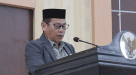 Paripurna DPRD Bone Bolango dalam rangka Pembicaraan tingkat II terhadap 4 (empat) Rancangan Peraturan Daerah usul inisiatif DPRD Kabupaten Bone Bolango, Selasa (6/5) di ruang Paripurna.