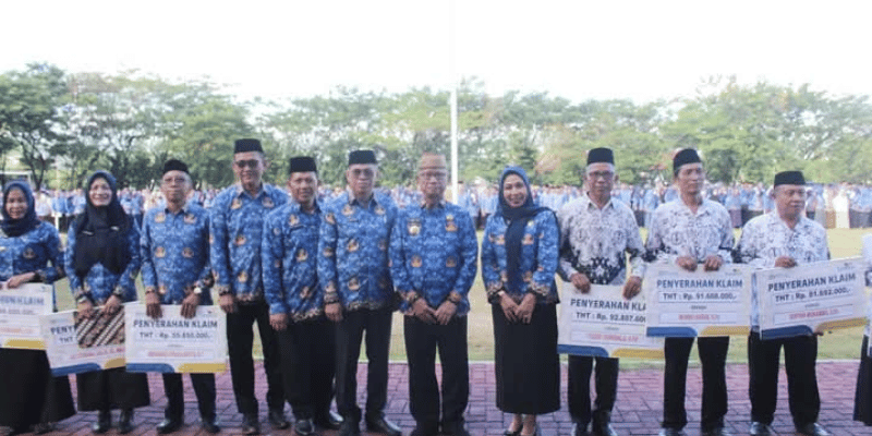 Bupati Bone Bolango Ismet Mile usai menghadiri pelaksanaan Upacara Peringatan Hari Kebangkitan Nasional yang dirangkaikan dengan Apel Kopri di Lingkungan Pemda Bone Bolango, dilaksanakan di Lapangan Alun-Alun, Selasa (20/5/2025).