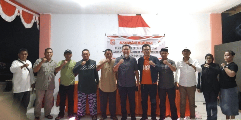 Suasana pembentukan Koperasi Merah Putih Kelurahan Oluhuta Utara Kecamatan Kabila, Kamis (01/05), di Aula Kantor Kelurahan Oluhuta Utara.
