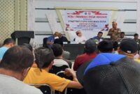 Suasana Pembentukan Koperasi Merah Putih yang didampingi Lukman A. Daud, Kepala Dinas Tenaga Kerja, Koperasi dan  UMKM Bone Bolango, Camat dan instansi terkait.