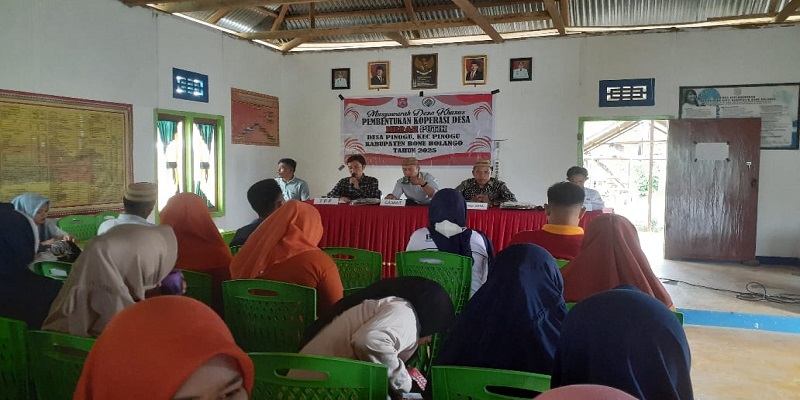 Suasana Pembentukan Koperasi Desa Merah Putih Pinogu melalui Musyawarah Desa (Musdes) Khusus Desa Pinogu Kecamatan Pinogu, Rabu (28/5).
