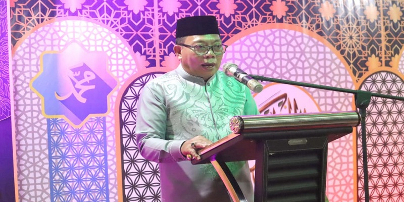 Wakil Bupati (Wabup) Bone Bolango, Risman Tolingguhu secara resmi membuka pelaksanaan Seleksi Tilawatil Qur’an dan Hadits (STQH) ke-XI tingkat Kabupaten Bone Bolango tahun 2025 di Pelataran Masjid Baitul Haq Islamic Center Bone Bolango, Kamis (22/5/2025) malam.