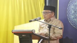 Wakil Bupati Bone Bolango Risman Tolingguhu secara resmi menutup pelaksanaan Seleksi Tilawatil Quran dan Hadist (STQH) Tingkat Kabupaten Bone Bolango yang digelar di halaman Masjid Agung Baitul Haq Islamic Center Kabupaten Bone Bolango, Sabtu malam (24/5). (Foto : Yudi/Prokopim).