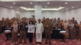 Bupati Ismet Mile menghadiri sekaligus membuka kegiatan Bimbingan Teknis (Bimtek) Manajemen Risiko yang diselenggarakan oleh Inspektorat Daerah Kabupaten Bone Bolango bekerja sama dengan BPKP Provinsi Gorontalo, di Aula Tilongkabila, Hotel Fox Gorontalo, Senin (23/6/2025). (F.AKP)