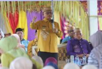 Sambutan dan Arahan Bupati Bone Bolango, Drs. H. Ismet Mile, MM, usai prosesi adat “Mopotilolo” di Kecamatan Tilongkabila, Minggu (29/6).