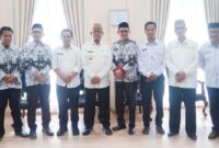 Foto bersama Bupati Ismet Mile saat audiensi Pengurus PGRI Provinsi Gorontalo, Rabu (11/6). Kegiatan ini sekaligus menyampaikan persiapan pelantikan PGRI Bone Bolango Periode 2025 – 2030. (F.Prokopim)