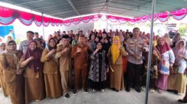 Sosialisasi Perlindungan Perempuan dan Anak yang digelar Pemerintah Desa Toto Selatan, Kecamatan Kabila, di halaman Kantor Desa setempat, Senin (16/6/2025). (F. AKP).