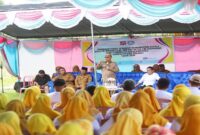 Bupati Bone Bolango Drs. H. Ismet Mile, MM, didampingi Kadis Pendidikan dan team Kerja Bupati membuka Bimbingan Teknis (Bimtek) Peningkatan Manajerial Kepala Sekolah Jenjang TK, SD, dan SMP, Batch 2 di Lingkungan Dinas Pendidikan Dan Kebudayaan Kabupaten Bone Bolango Tahun 2025, bertempat di Danau Perintis Desa Boludawa Kecamatan Suwawa, Senin (14/7). (F. Yudi/Prokopim).