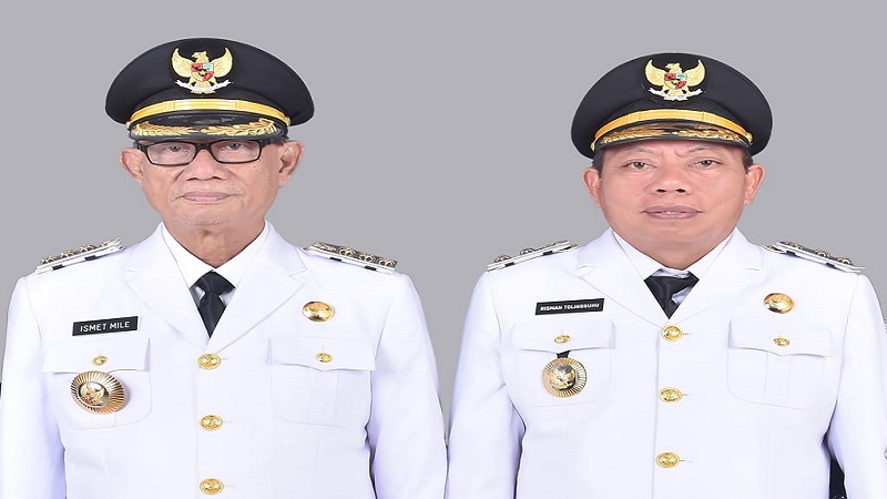 Bupati Ismet Mile dan Wabup Risman Tolingguhu 