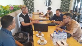 Audiensi Koperasi GASS dan Team Kerja Bupati Bone Bolango, Naffil Café dan Resto, Desa Moutong Kecamatan Tilongkabila, Kamis (10/7).