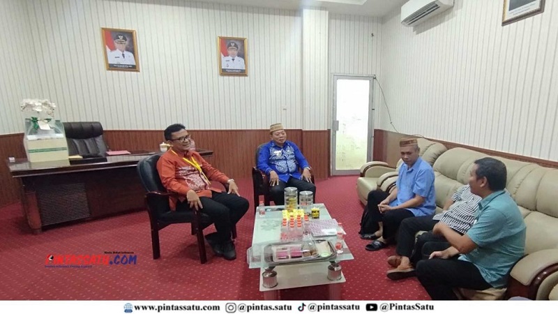 Silaturahmi dan Audiensi Koperasi GASS bersama Wakil Bupati Bone Bolango Risman Tolingguhu.
