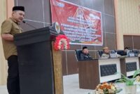 Politisi PKS, Rizki Huntoyungo saat menyampaikan pandangan Fraksi Amanat Keadilan (PKS-PAN) DPRD Bone Bolango dalam pelaksanaan Paripurna DPRD.