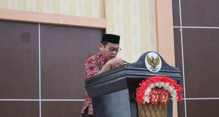 Laporan Badan Anggaran (Banggar) DPRD Bone Bolango yang disampaikan Romi Muhamad, SH, dalam pelaksanaan Rapat Paripurna tinggkat dua dan Penandatanganan nota Kesepakatan bersama KUA-P dan PPAS-P APBD TA. 2025, Rabu (16/7) di aula Paripurna DPRD Bone Bolango. 