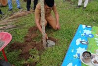 Peletakan batu pertama pembangunan gedung SMA I Tilongkabila oleh Camat Tilongkabila, Imran Gaib, M.Hi