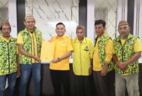 Lima Pimpinan Kecamatan (PK) Partai Golkar yang menyerahkan dukungan secara tertulis kepada Zainudin Pedro Bau, diantaranya Ketua PK Golkar Bone Raya Yuyun Kadullah, Ketua PK Golkar Kabila Bone Suparman Mui, Ketua PK Golkar Bone Pantai Abdullatif Adalai. Ketua PK Golkar Bulawa Masrin Ibrahim, serta Ketua PK Golkar Bone Iswan Hadju.