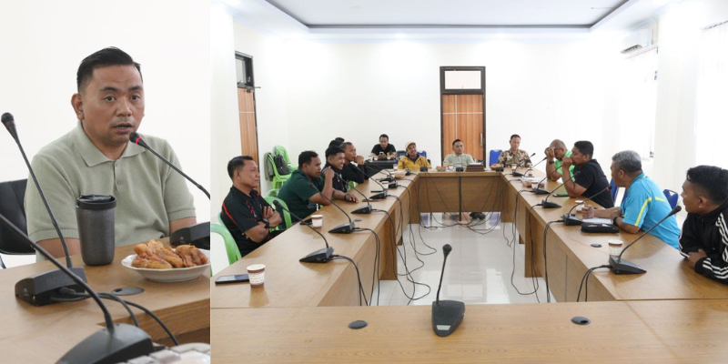Suasana Rapat Koordinasi (Rakor) Asosiasi Kabupaten (ASKAB) Persatuan Sepakbola Seluruh Indonesia (PSSI) Bone Bolango, bersama Perangkat Pertandingan yang dipimpin Ketua ASKAB-PSSI Bone Bolango Zainudin Pedro Bau.