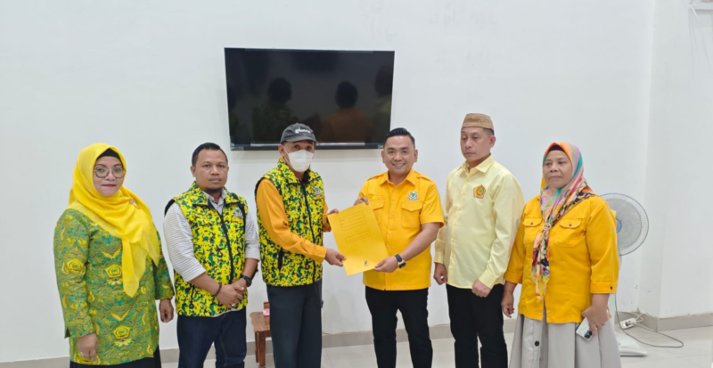 Penyerahan dukungan Calon Ketua DPD Golkar Bone Bolango oleh 5 Pimpinan Kecamatan Partai Golkar Se Kecamatan Suwawa Kabupaten Bone Bolango kepada Zainudin Pedro Bau.