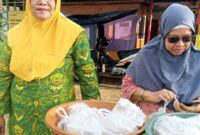 Rosnawati Miolo, Ketua DPD Pengajian Al-Hidayah Bone Bolango Periode 2025 – 2030 saat pelaksanaan Jum’at berkah, (5/9).
