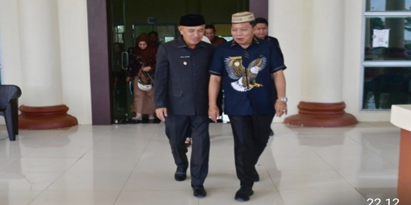 Wakil Bupati Bone Bolango, Risman Tolingguhu saat diterima oleh - Bupati Pohuwato, Saipul A. Mbuinga, bersama Wakil Bupati Iwan S. Adam pada agenda kunjungan silaturahmi, Kamis (02/10/2025).