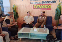 Sekda Bone Bolango, Dr. Iwan Mustapa, Ketua Badan Pengawas Koperasi GASS Zainudin Pedro Bau, SH, dan Ketua Koperasi GASS Bahrun Usman, S.Fil.I, menggelar pertemuan di Naffil Café dan Resto, Bone Bolango, Selasa (7/10).