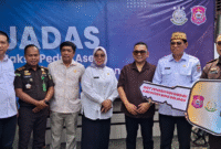 Foto bersama usai pelaksanaan JADAS (Jaksa Peduli Aset) yang diselenggarakan Kejaksaan Negeri Bone Bolango, Rabu (8/10).
