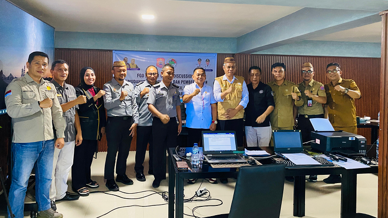 Foto bersama usai pelaksanaan Forum Group Discussion (FGD) yang digagas Koperasi Global Akses Sejahtera (GASS).