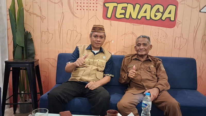 Foto bersama Ketua Koperasi GASS, Bahrun Usman, S.Fil.I dan Kepala Dinas Kominfo Kabupaten Bone Bolango, Udin Kuku S.Pd, MM.Pub