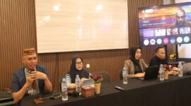 Sambutan Ketua Koperasi GASS Bahrun Usman, sekaligus membuka Diskusi KUHP & KUHAP baru dalam prespektif perlindungan hukum yang diselenggarakan Selasa malam (20/1), bertempat di Naffil Café & Resto, Kecamatan Tilongkabila Kabupaten Bone Bolango.