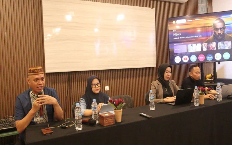 Sambutan Ketua Koperasi GASS Bahrun Usman, sekaligus membuka Diskusi KUHP & KUHAP baru dalam prespektif perlindungan hukum yang diselenggarakan Selasa malam (20/1), bertempat di Naffil Café & Resto, Kecamatan Tilongkabila Kabupaten Bone Bolango.