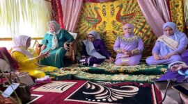 Prosesi Adat Moloopu, Camat Baru Kecamatan Tilongkabila Fekty Ika Dewi Wartabone, Selasa (17/2/2026). Foto. Yudi/Prokopim