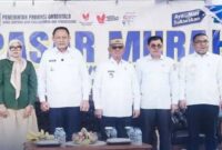 Pasar Murah Bersubsidi yang dibuka Gubernur Gorontalo Dr. Gusnar Ismail dan dihadiri Bupati Bone Bolango Drs. H. Ismet Mile, MM, Sekda Bone Bolango Dr. Iwan Mustapa dan Dirut RSUD Toto Kabila dr. Thaib Saleh. Kegiatan ini dipusatkan di Halaman RSUD Toto Kabila pada Rabu (18/2) Foto. Onal/Prokopim