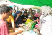 Pemda Bone Bolango dan BULOG gelar Operasi Pasar Murah yang dipusatkan di Pasar Jumat Tumbihe, Kecamatan Kabila, Jumat (4/9/2026). (Foto : Kominfo Bone Bolango)